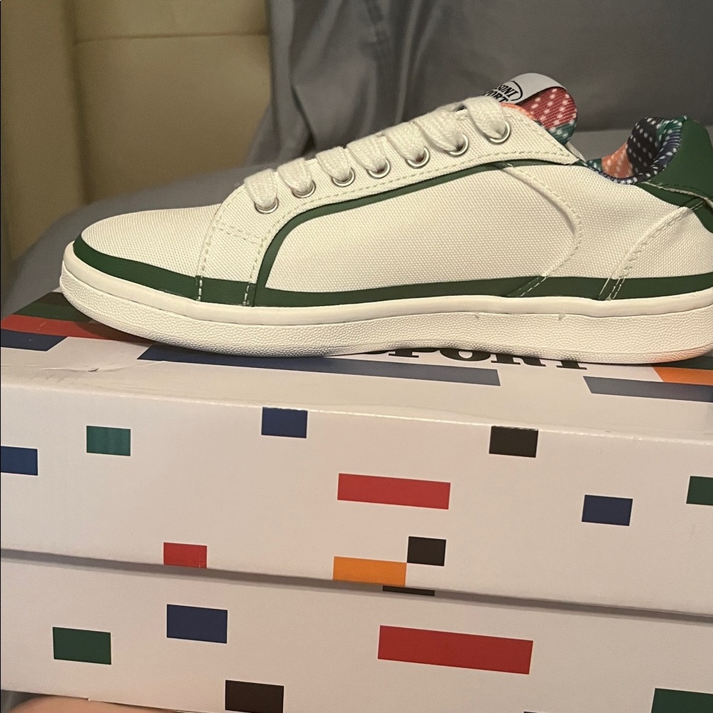 Missoni White and Green Canvas Box, shoes size 6